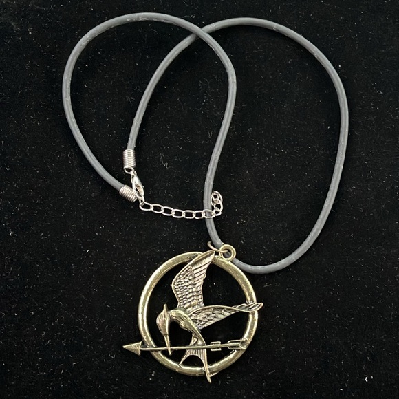 Hunger Game-like Gold Color Necklace - Picture 2 of 16